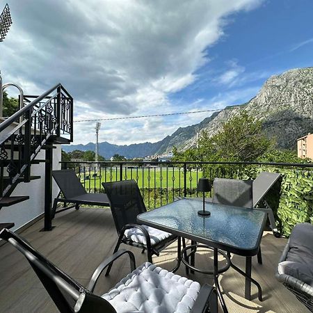 Sunshine Apartment With Private Pool And Parking Kotor Ngoại thất bức ảnh