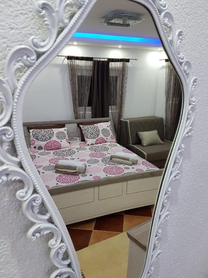 Sunshine Apartment With Private Pool And Parking Kotor Ngoại thất bức ảnh