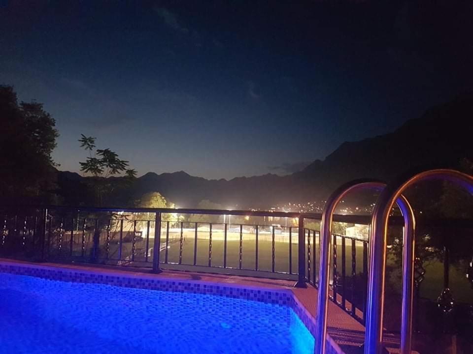 Sunshine Apartment With Private Pool And Parking Kotor Ngoại thất bức ảnh
