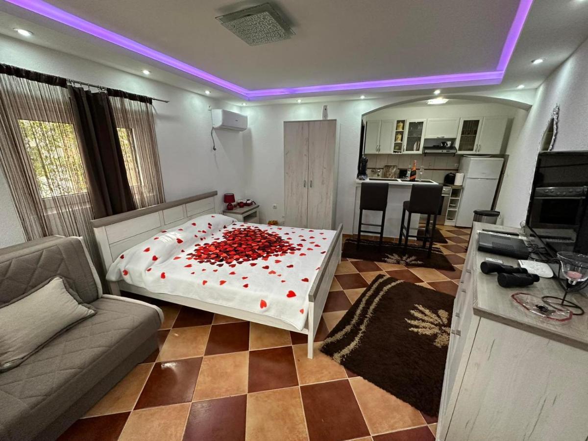 Sunshine Apartment With Private Pool And Parking Kotor Ngoại thất bức ảnh