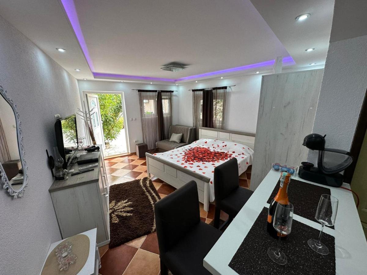 Sunshine Apartment With Private Pool And Parking Kotor Ngoại thất bức ảnh