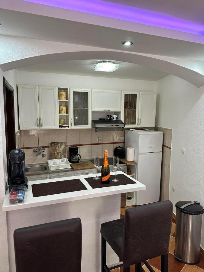 Sunshine Apartment With Private Pool And Parking Kotor Ngoại thất bức ảnh