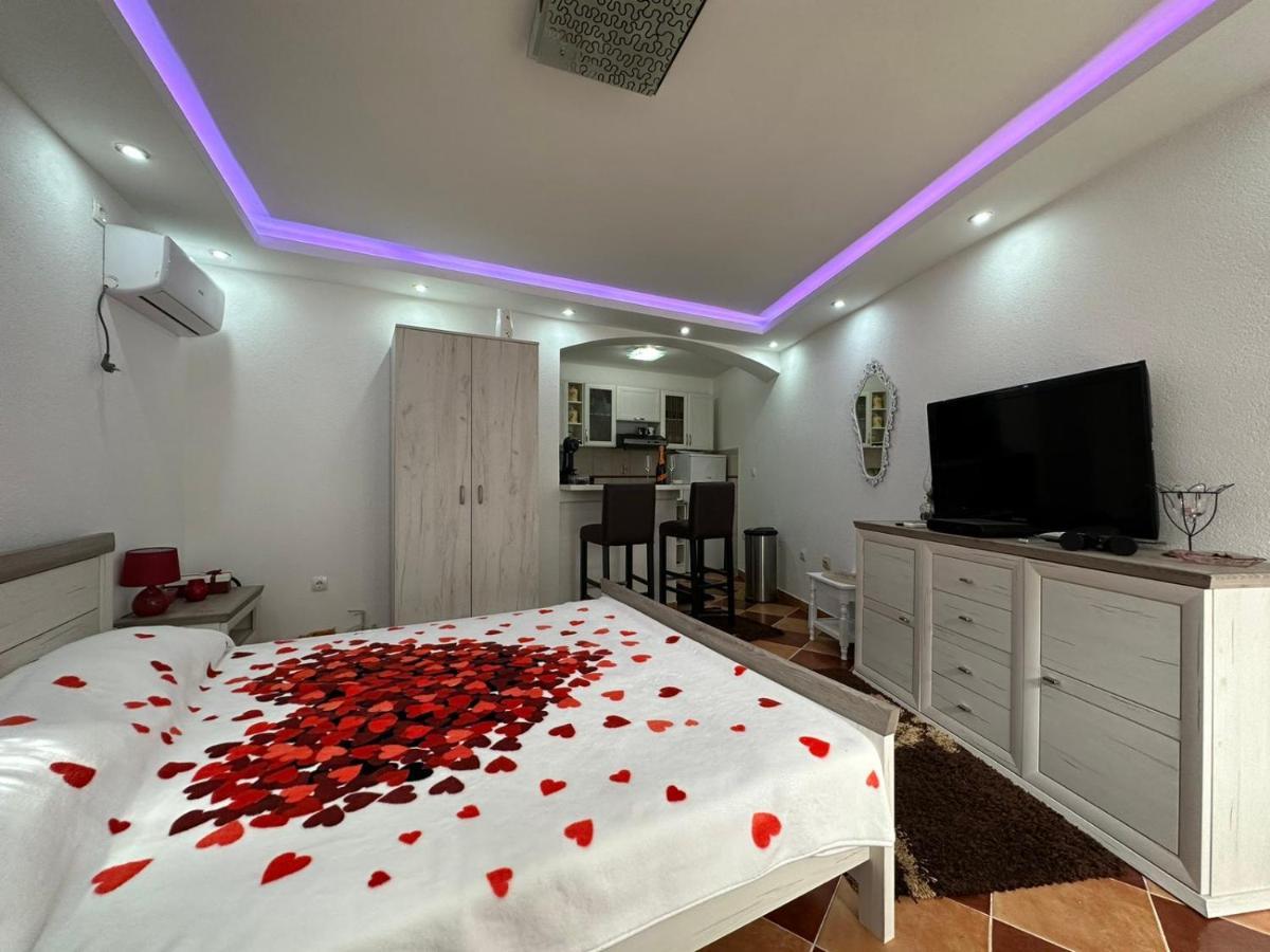Sunshine Apartment With Private Pool And Parking Kotor Ngoại thất bức ảnh