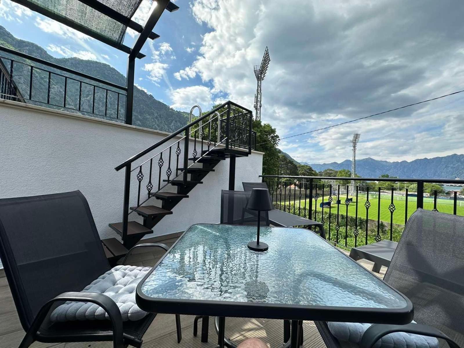 Sunshine Apartment With Private Pool And Parking Kotor Ngoại thất bức ảnh